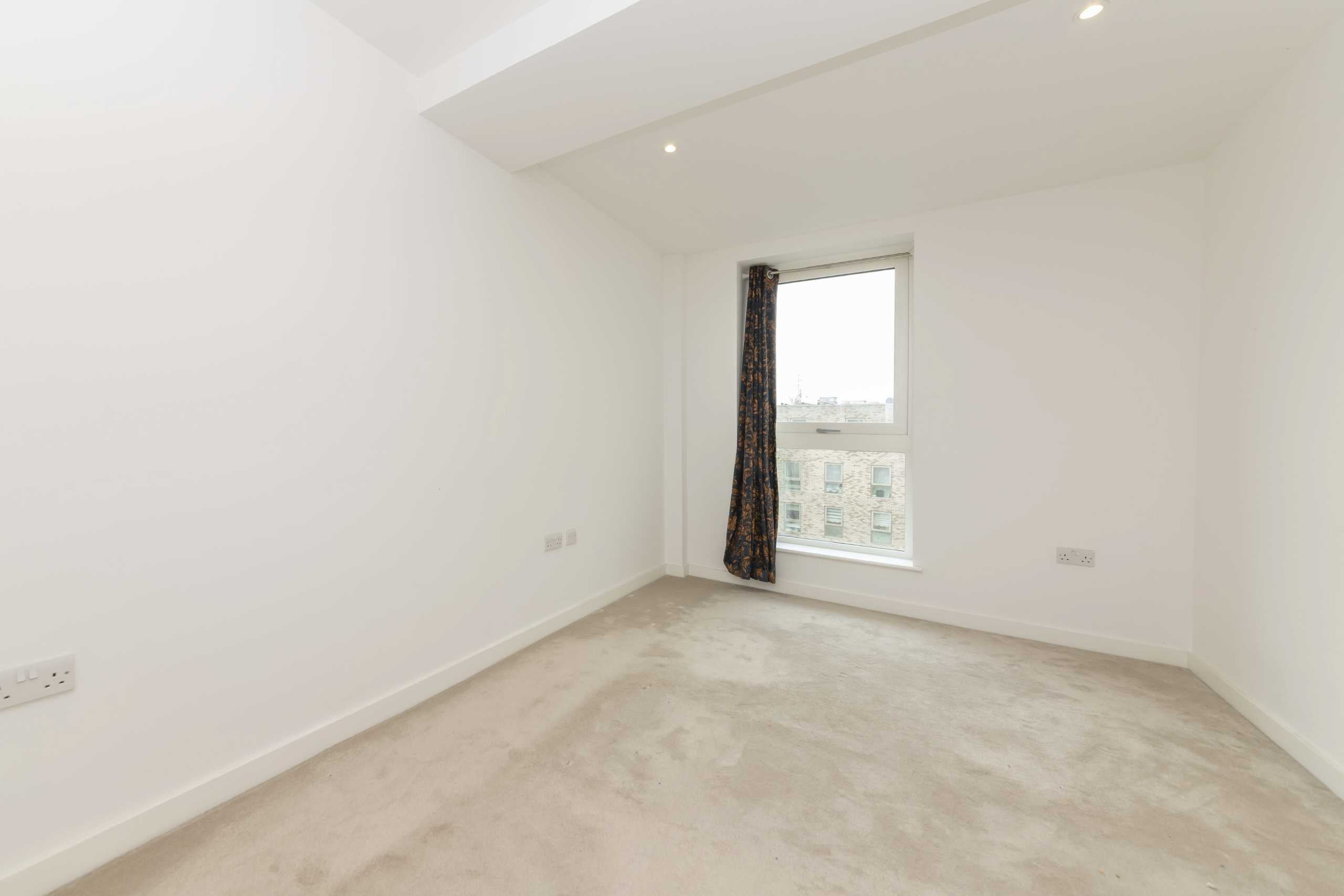 Flat Pentonville Road in Greater London