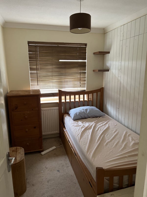 Room Biddenden Close in Maidstone