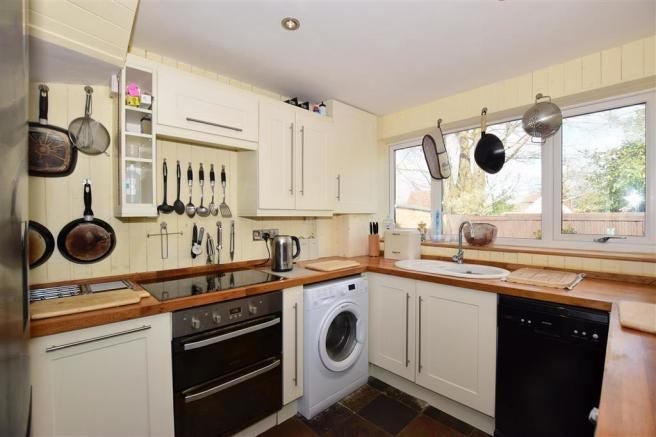Room Biddenden Close in Maidstone