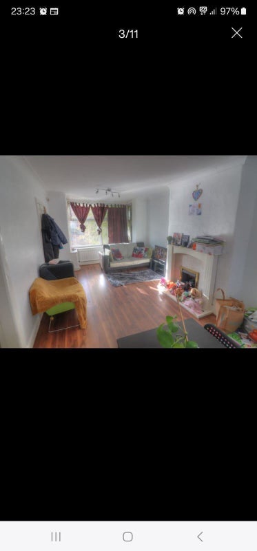 Room Athlone Avenue in Manchester