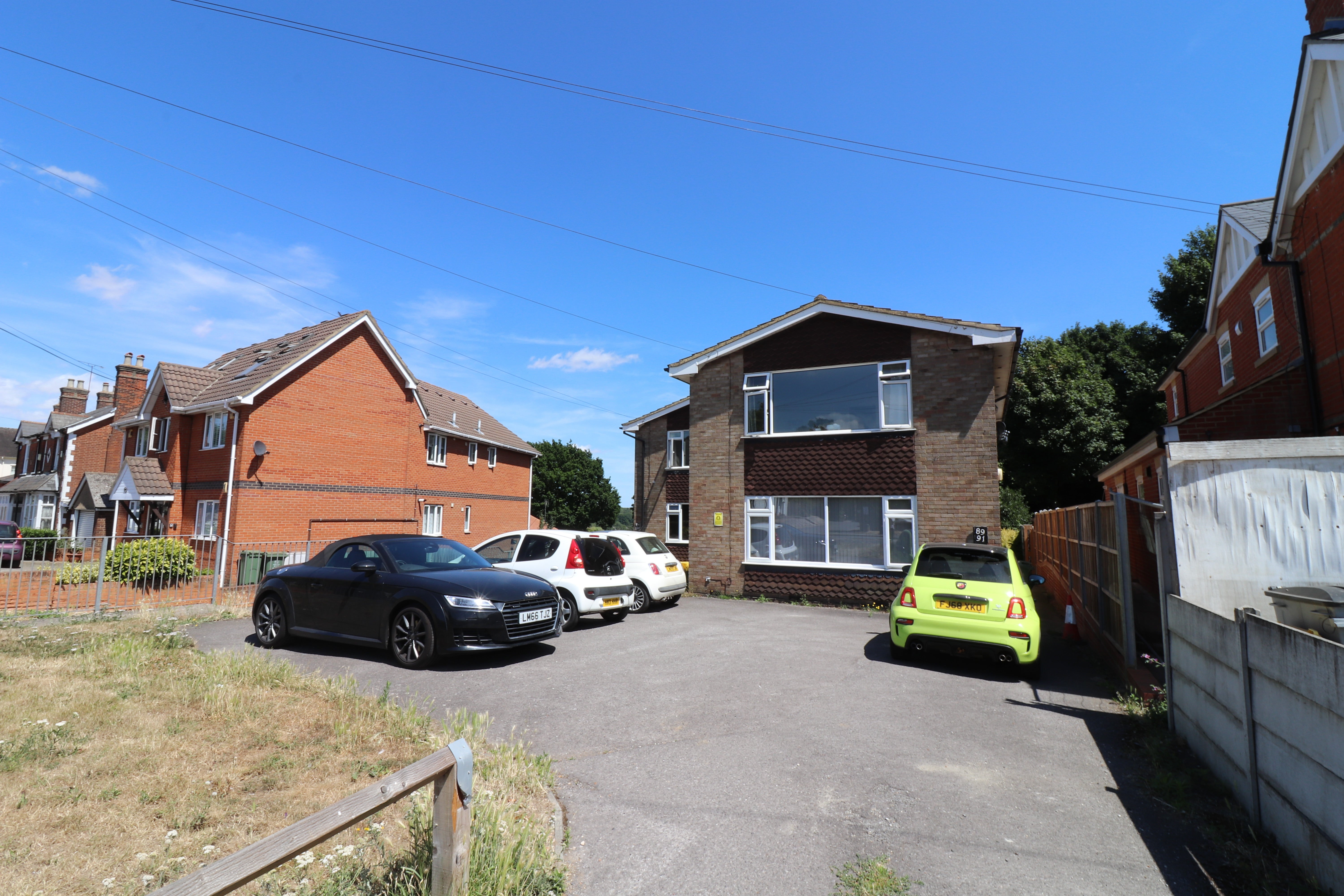 Flat Chapel Mews in Billericay