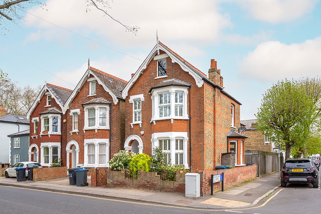 House Fairfield Road in Greater London