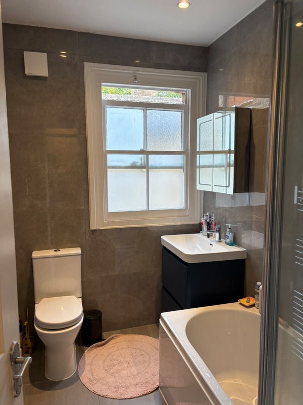 Room Criffel Avenue in Greater London