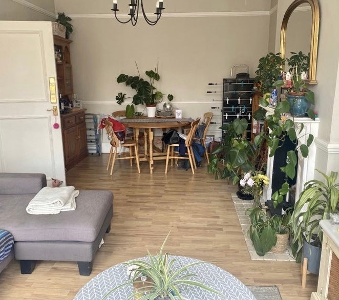 Room Dafforne Road in Greater London