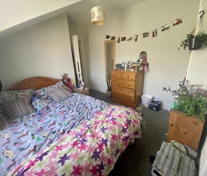 Room Dafforne Road in Greater London