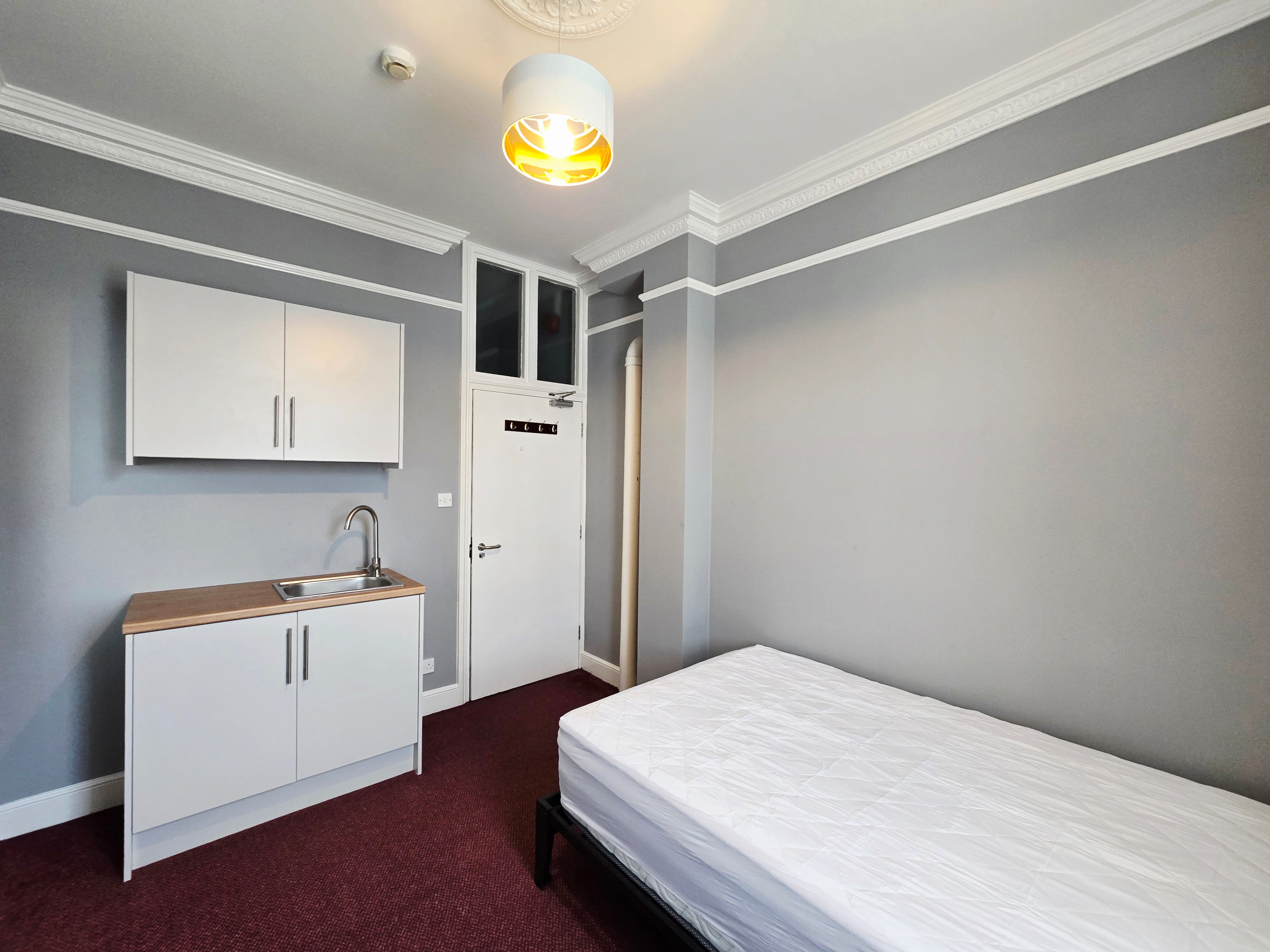 Flat Bushey Grove Road in Hertsmere