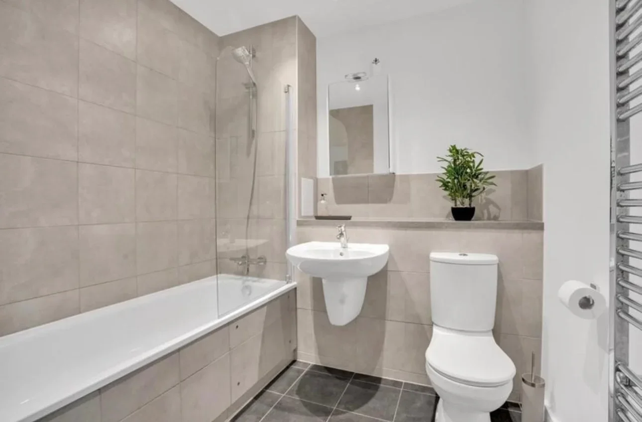 Flat Southampton Way in Greater London