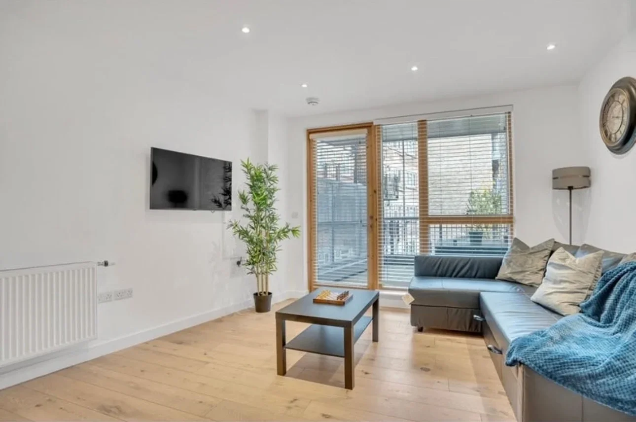 Flat Southampton Way in Greater London