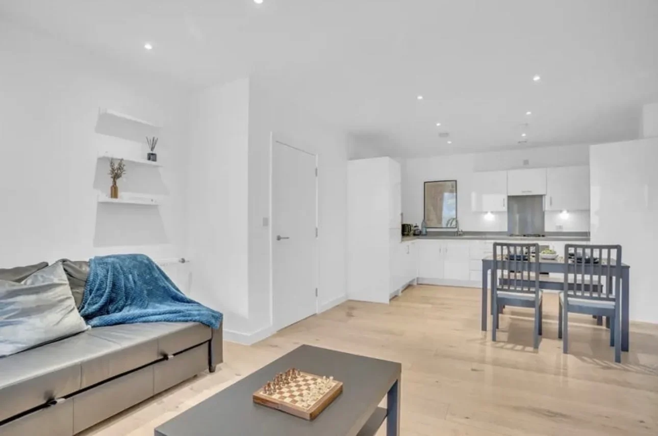 Flat Southampton Way in Greater London