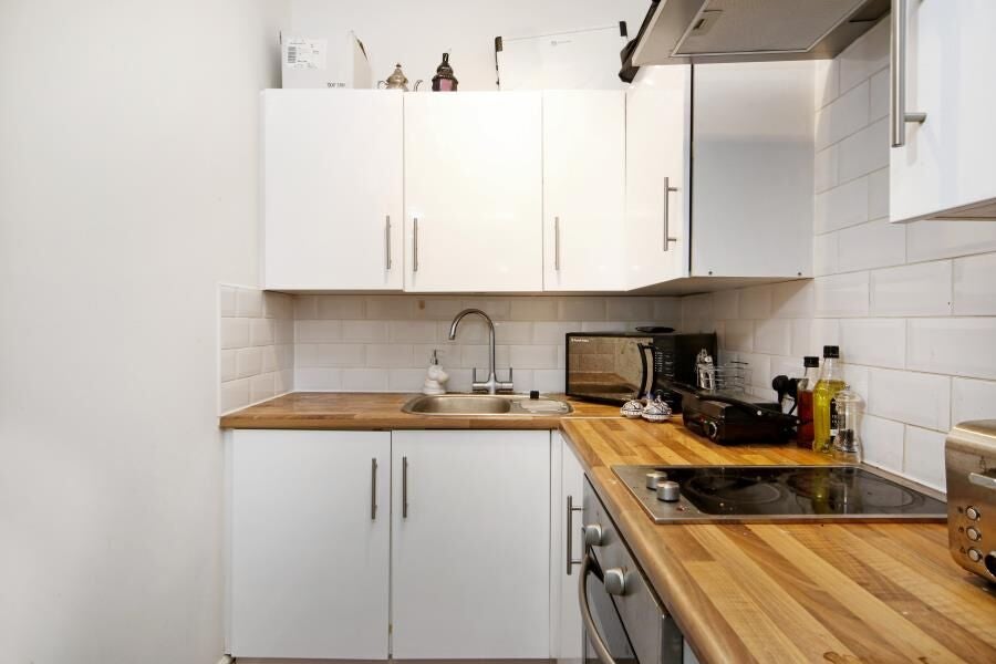 Flat West End Lane in Greater London