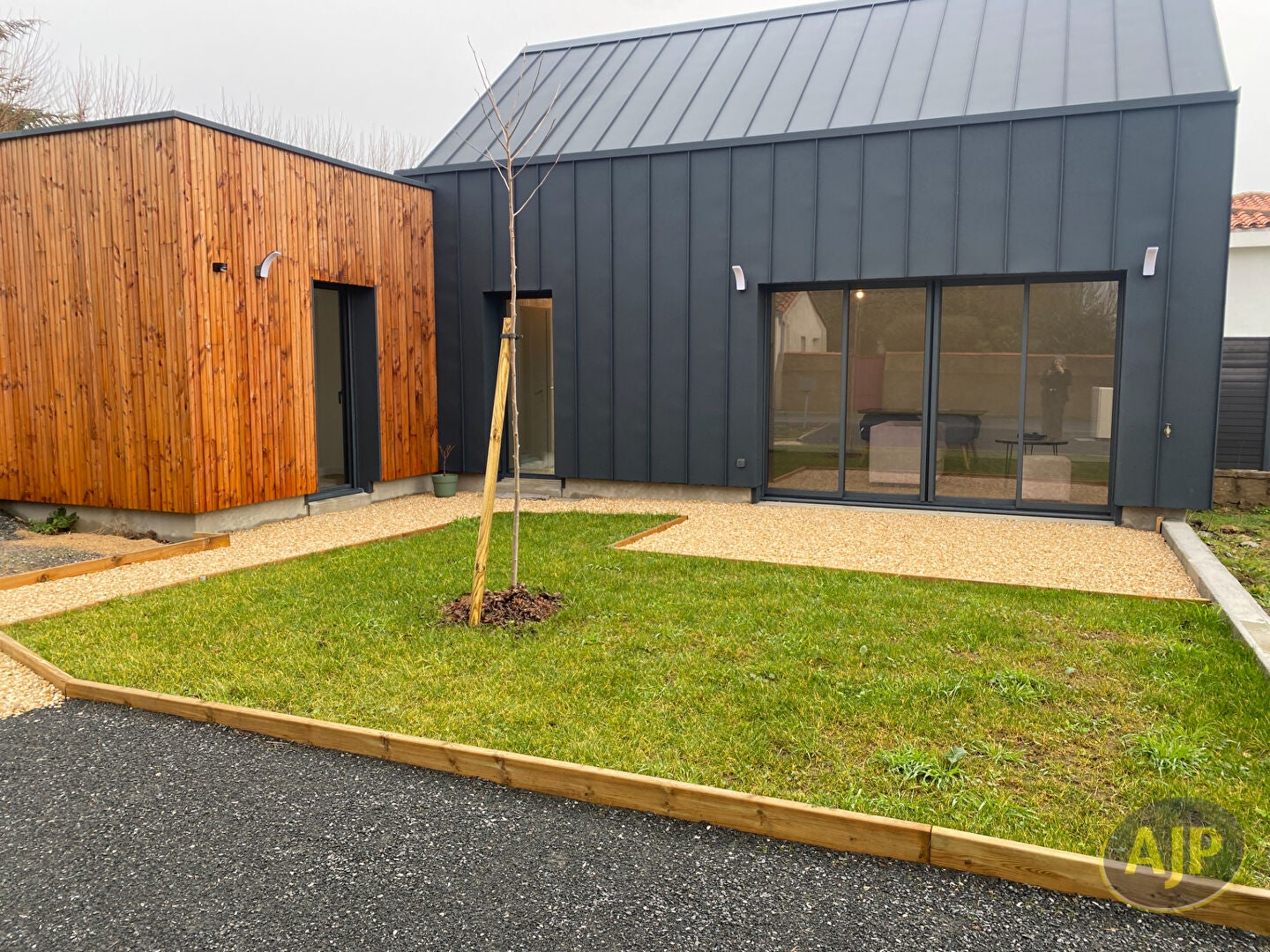 House D 9 in Nouans-les-Fontaines