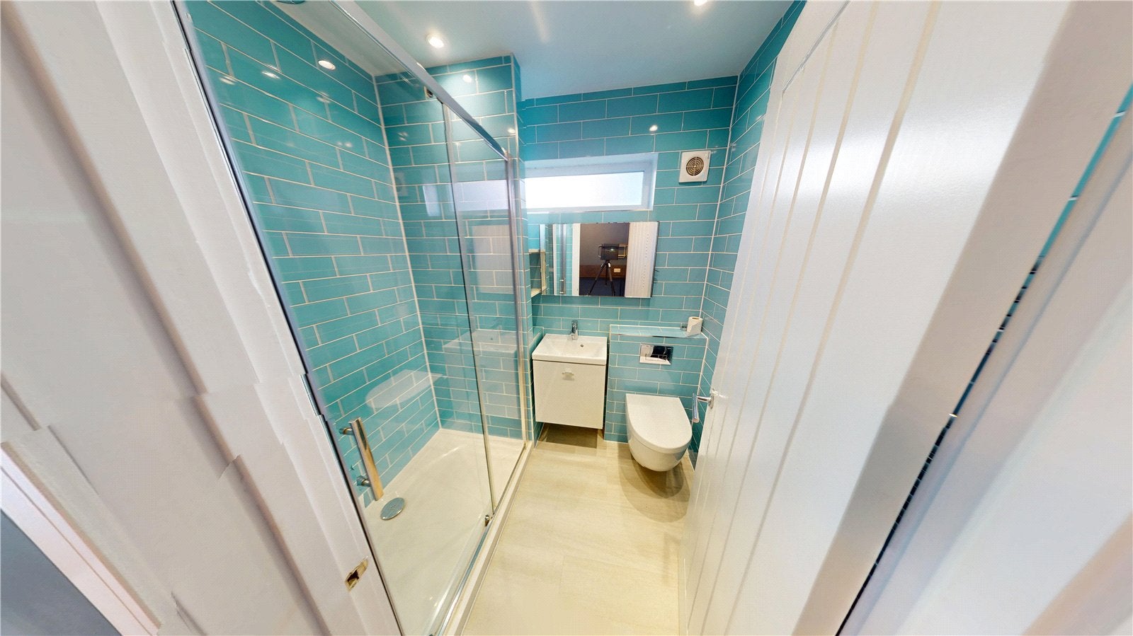 Flat Coldharbour Road in Bristol