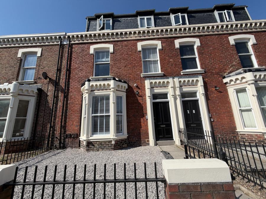 Flat Azalea Terrace North in Sunderland