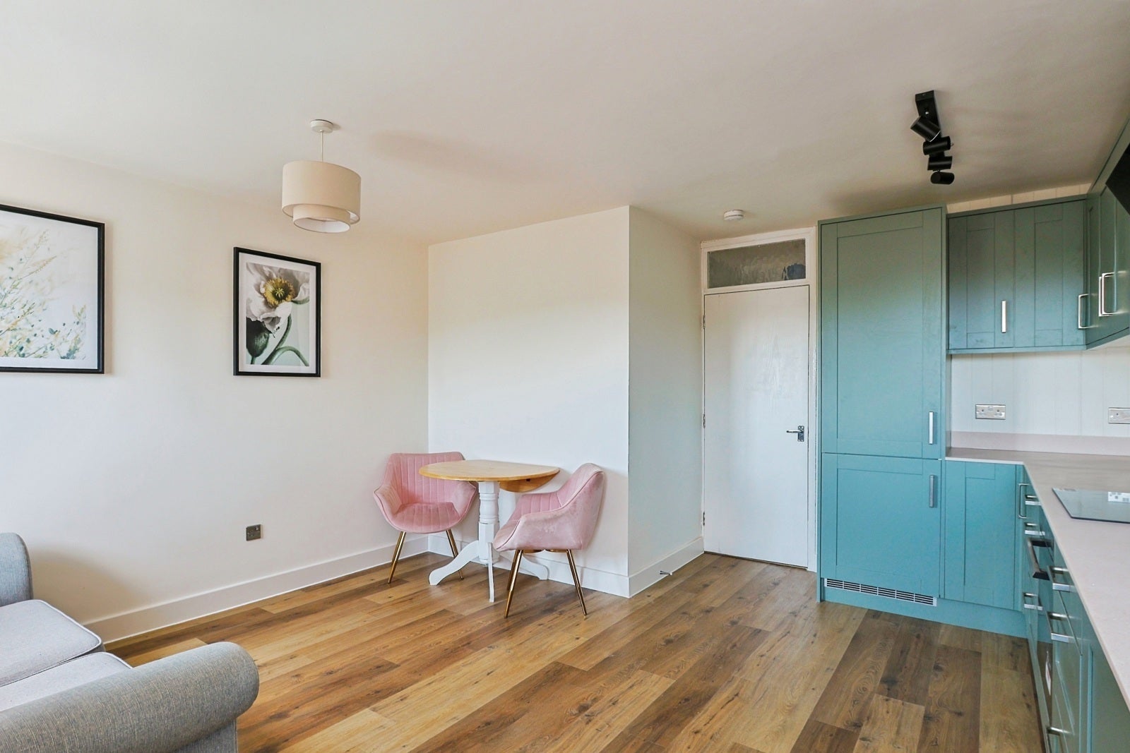 Flat Sydling Close in Poole