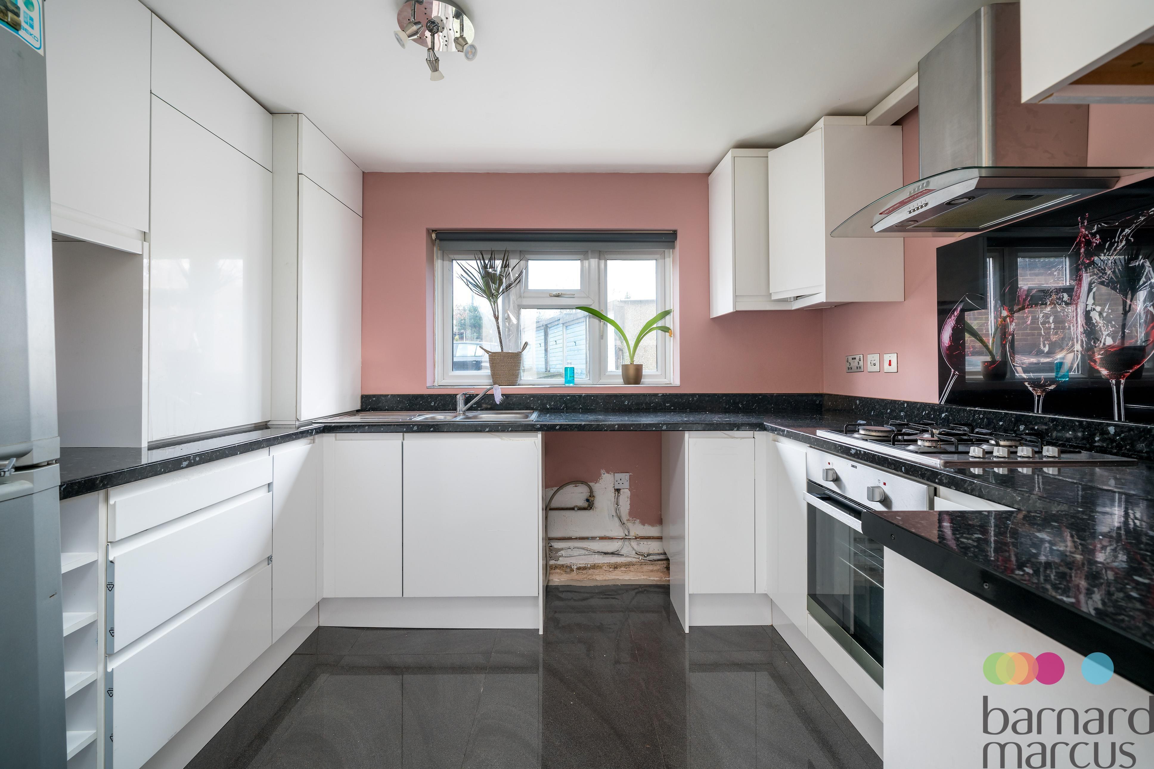 Flat Beaconsfield Road in Greater London