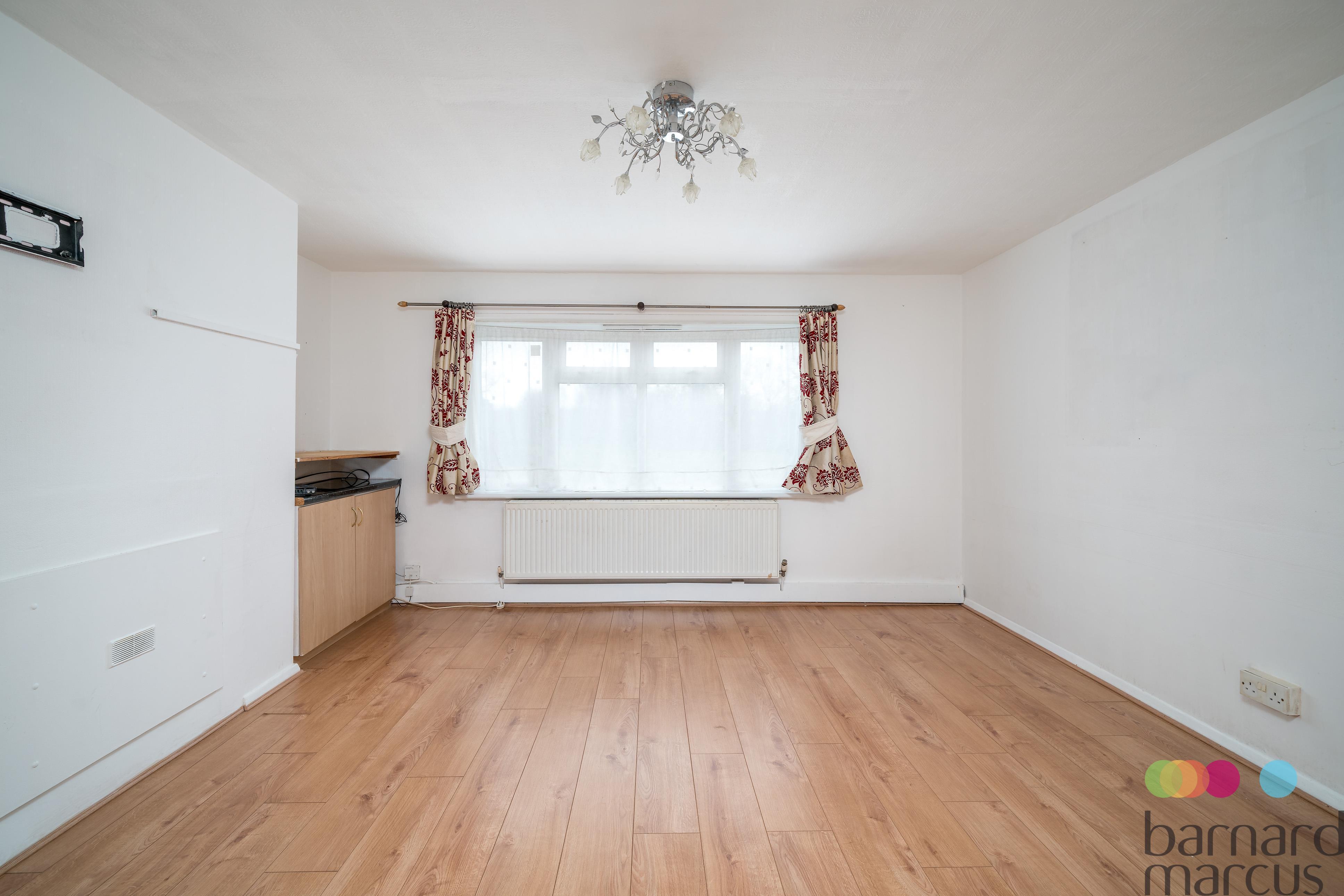 Flat Beaconsfield Road in Greater London