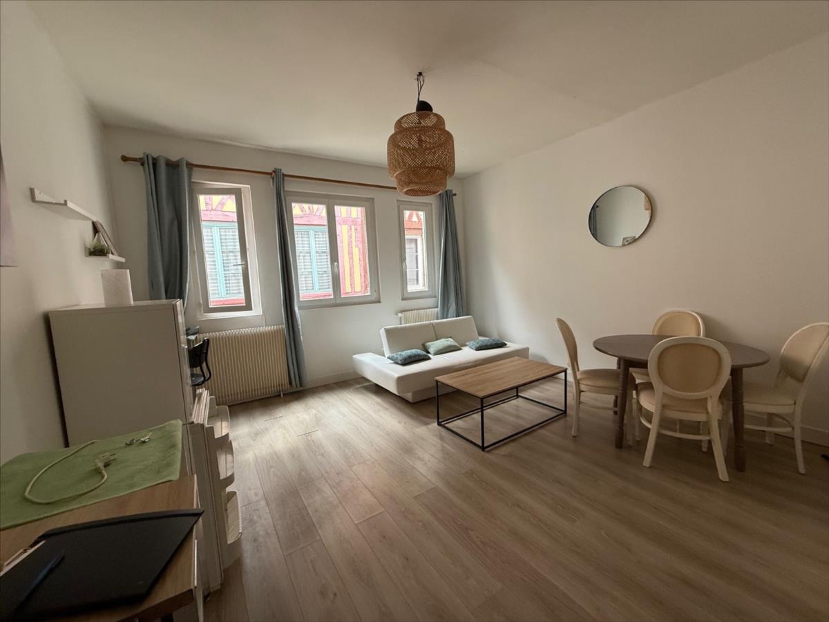 Flat Rue de Montbret in Rouen