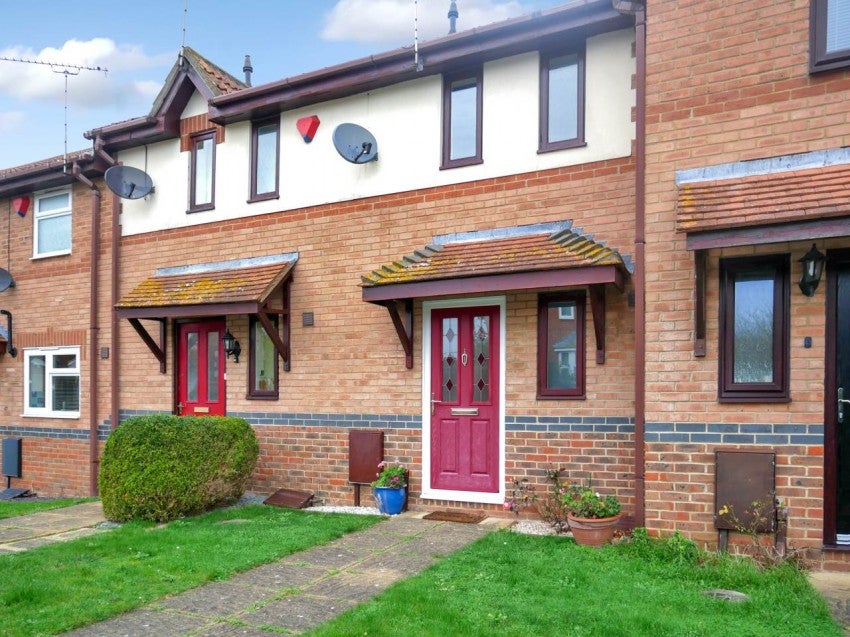 House Ten Acre Way in Rainham