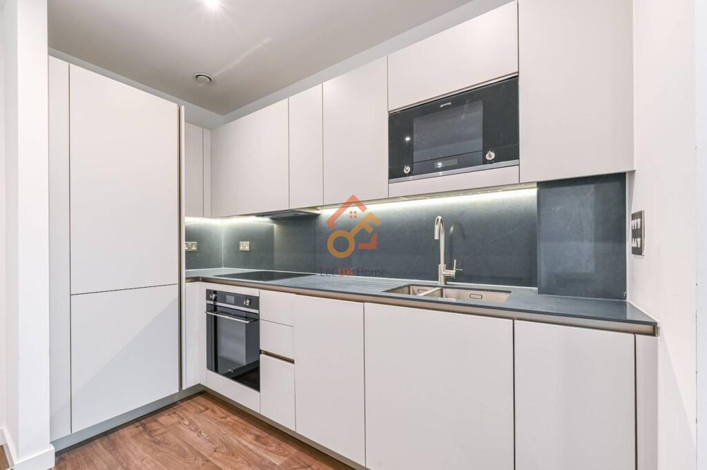 Flat Coster Avenue in London