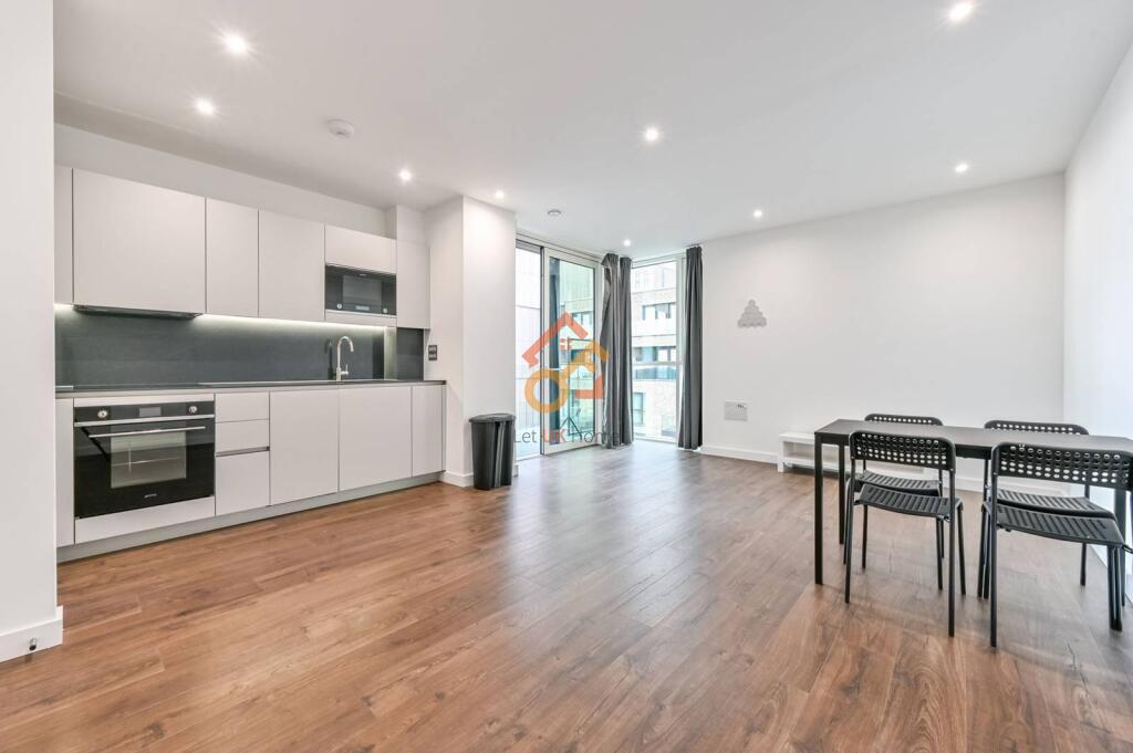 Flat Coster Avenue in London