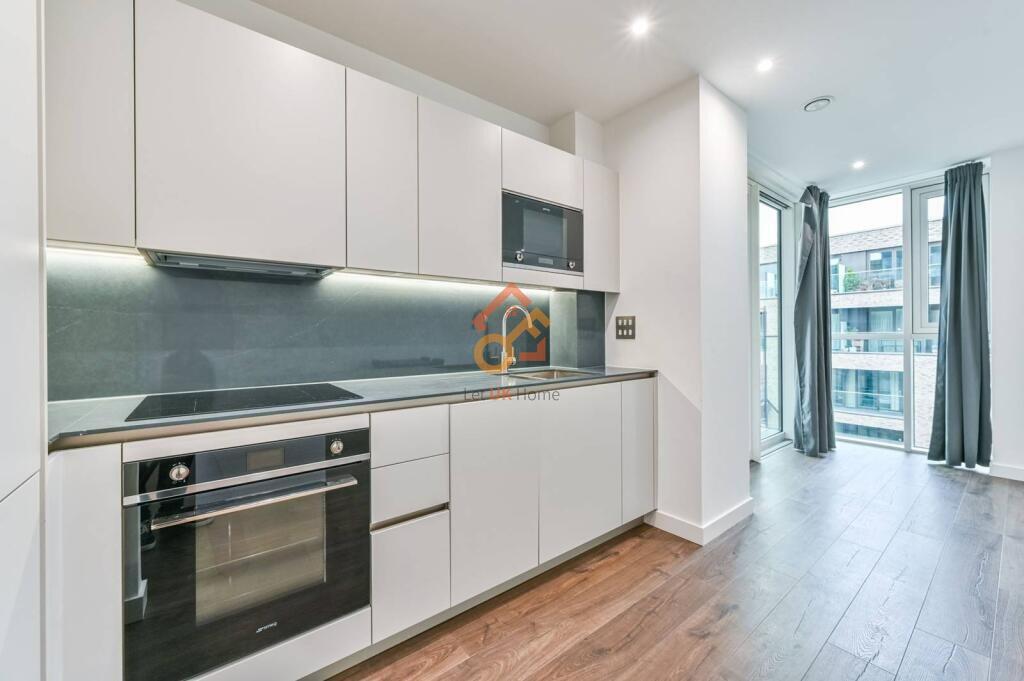 Flat Coster Avenue in London