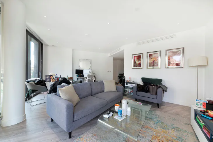 Flat Alie Street in Greater London