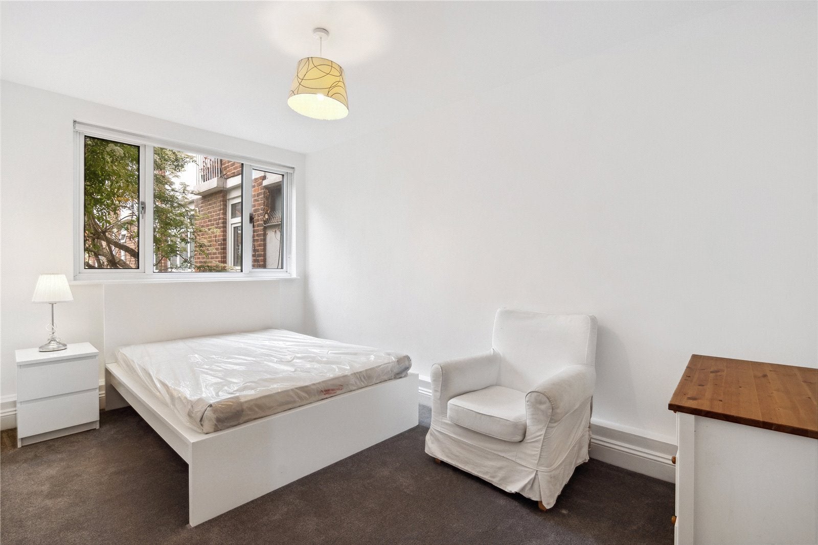 Flat Weymouth Terrace in Greater London