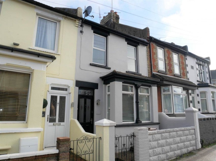 Flat Barnsole Road in Gillingham