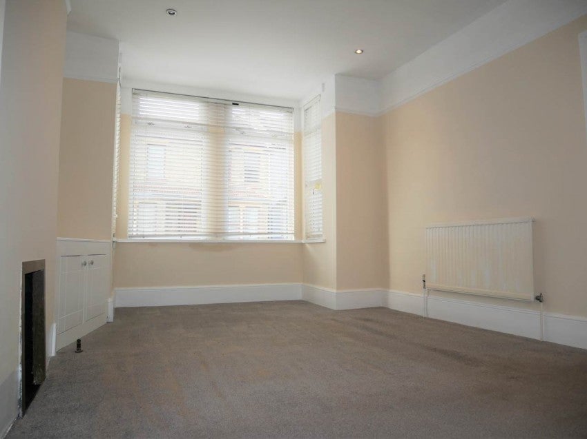 Flat Barnsole Road in Gillingham