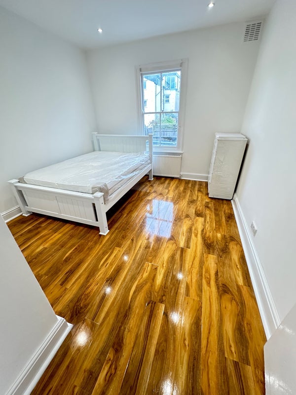 Flat Selsdon Road in Greater London