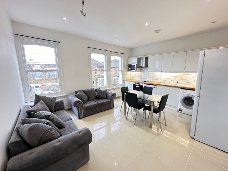 Flat Selsdon Road in Greater London