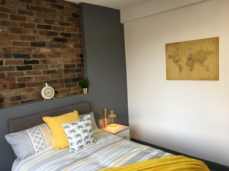 Room Clare Street in Tameside