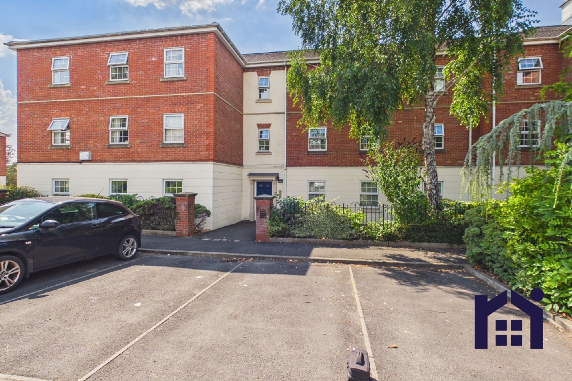 Flat Denham Wood Close in Chorley