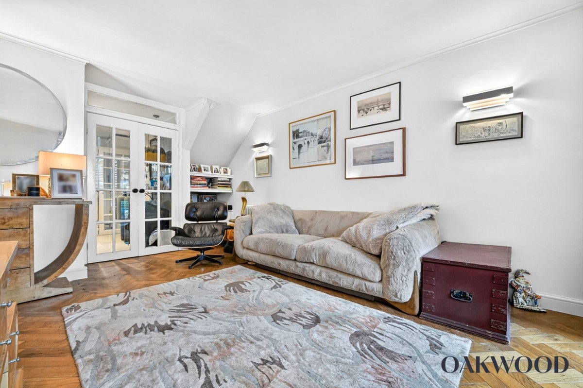House Brett Close in Greater London