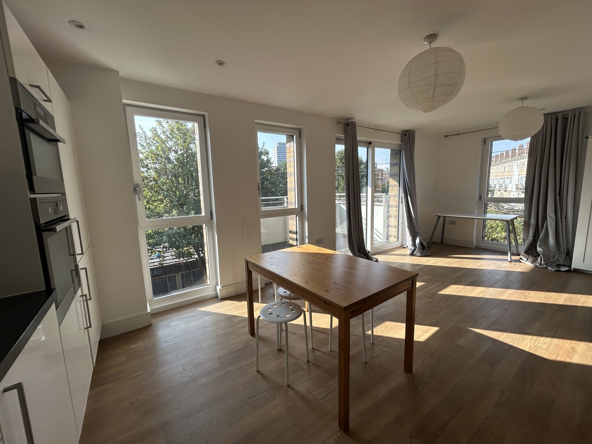Flat Hannaford Walk in Greater London