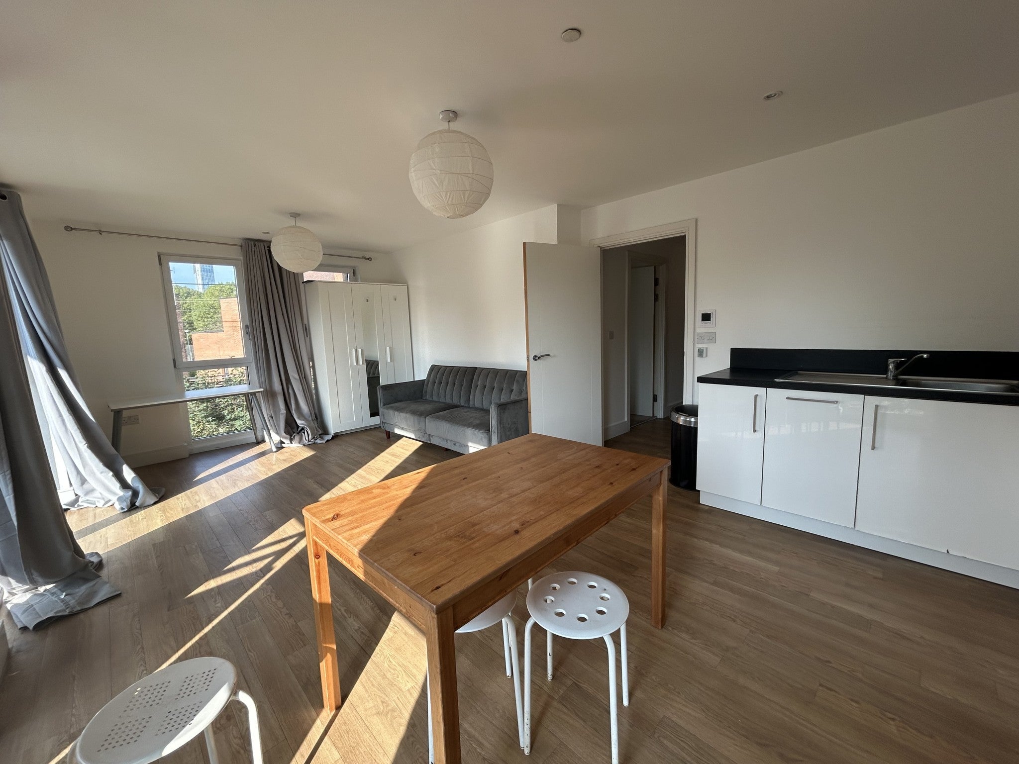 Flat Hannaford Walk in Greater London