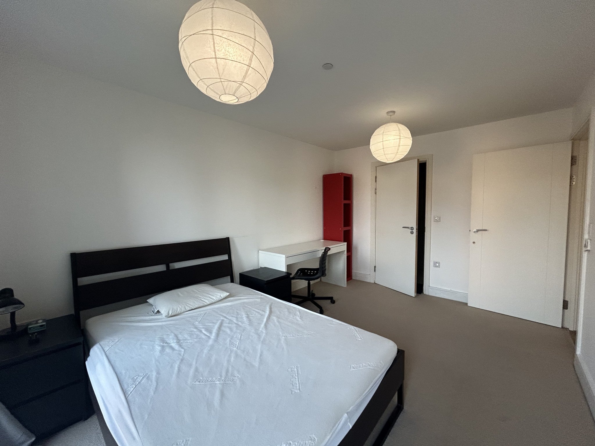 Flat Hannaford Walk in Greater London