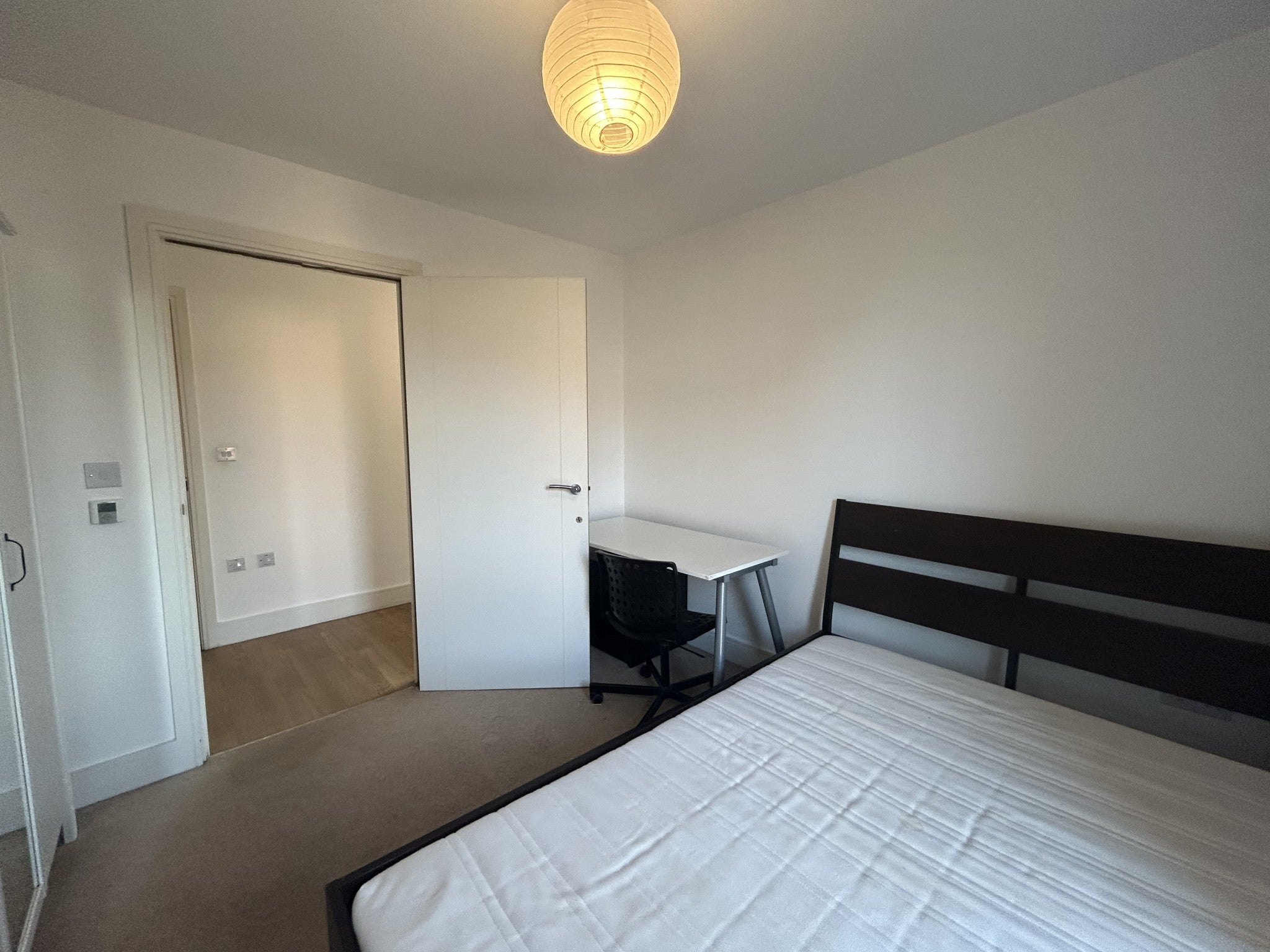 Flat Hannaford Walk in Greater London