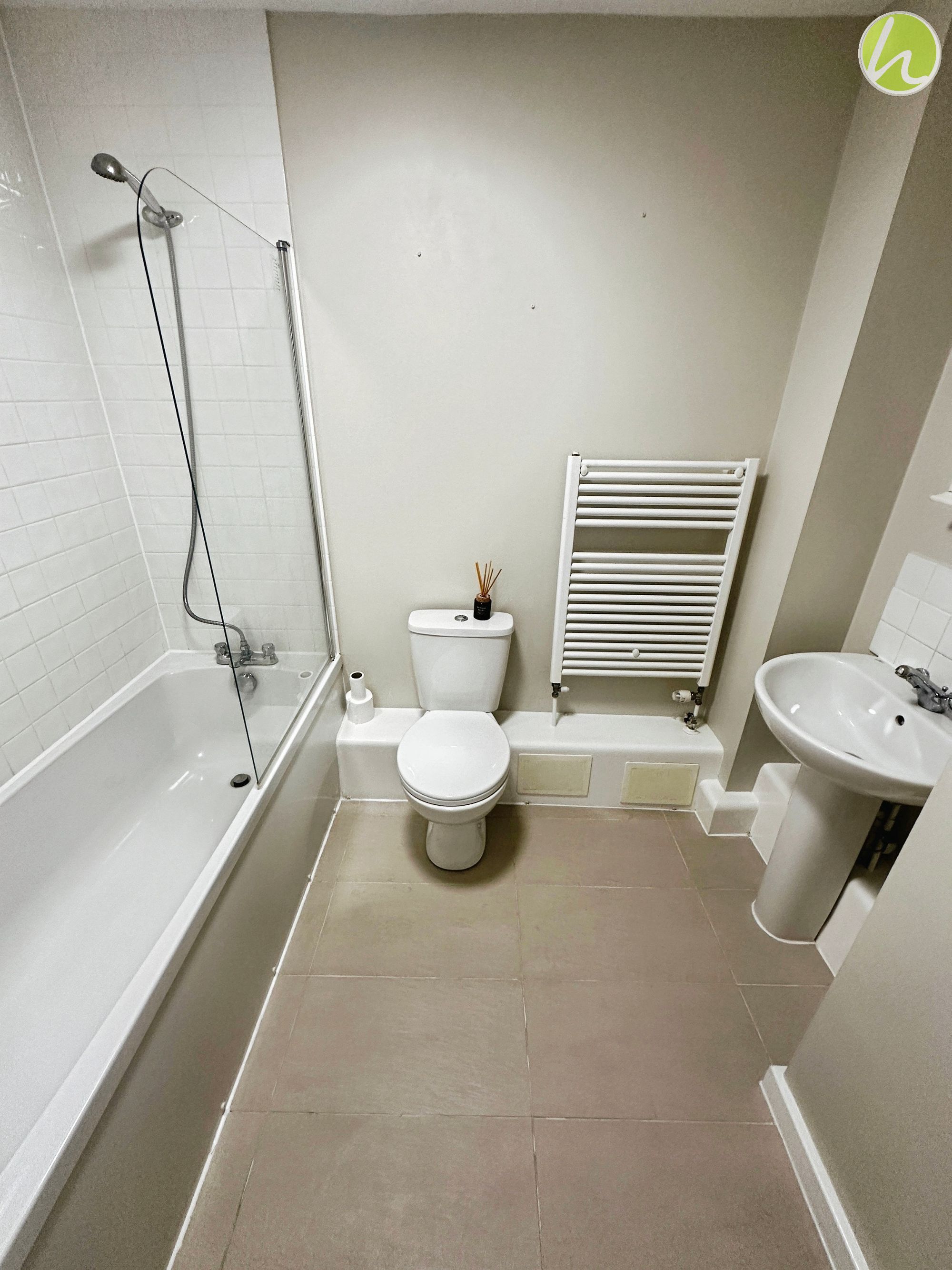 Flat Corringham Road in Stanford-le-Hope