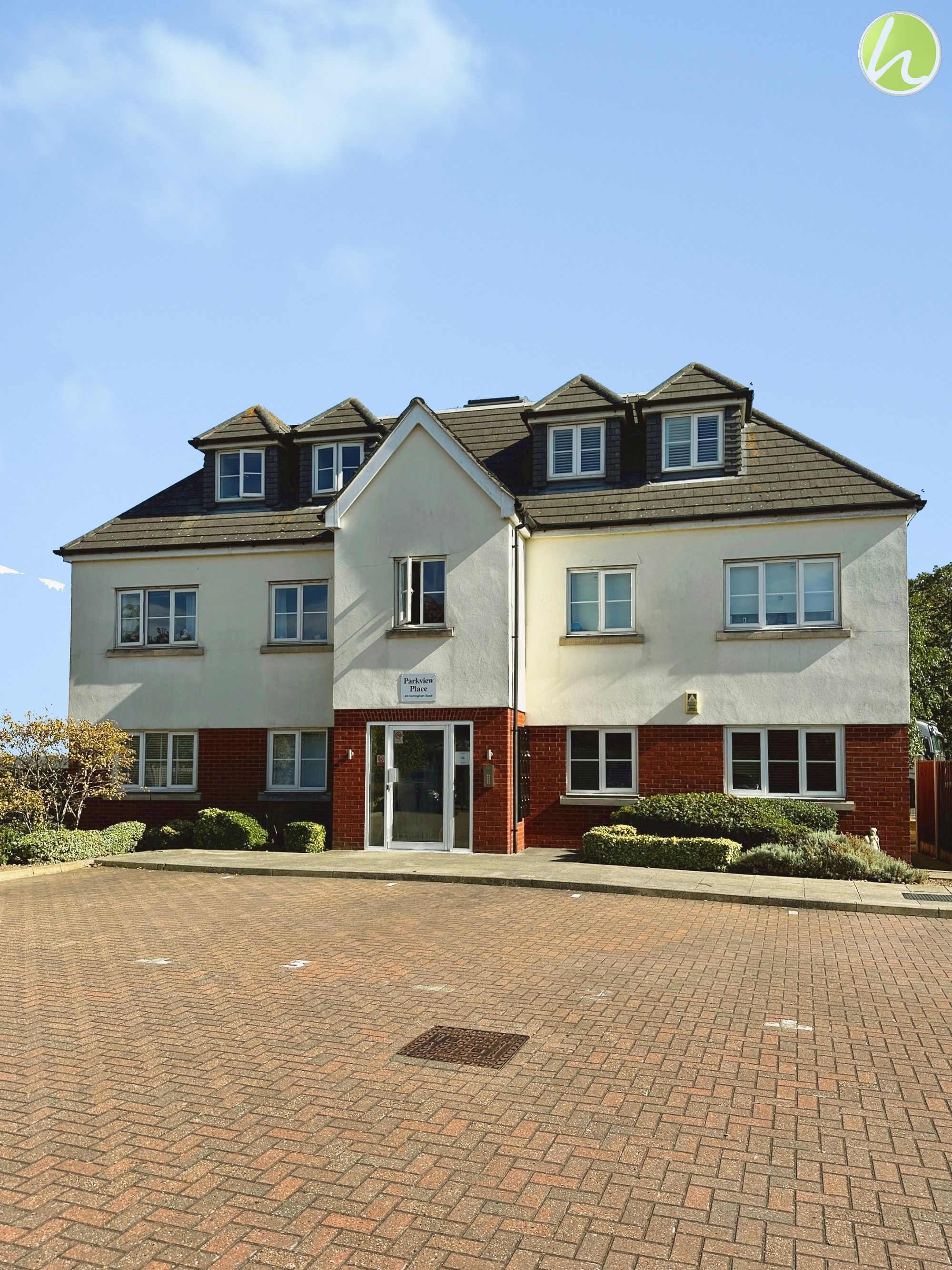 Flat Corringham Road in Stanford-le-Hope