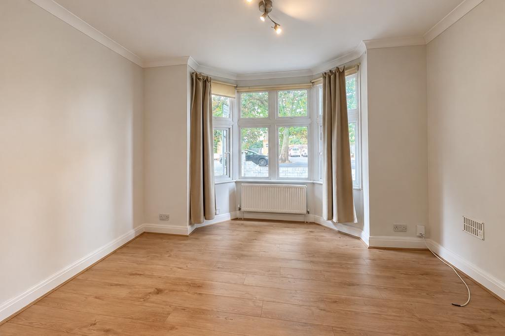 Flat Boston Manor Road in Greater London