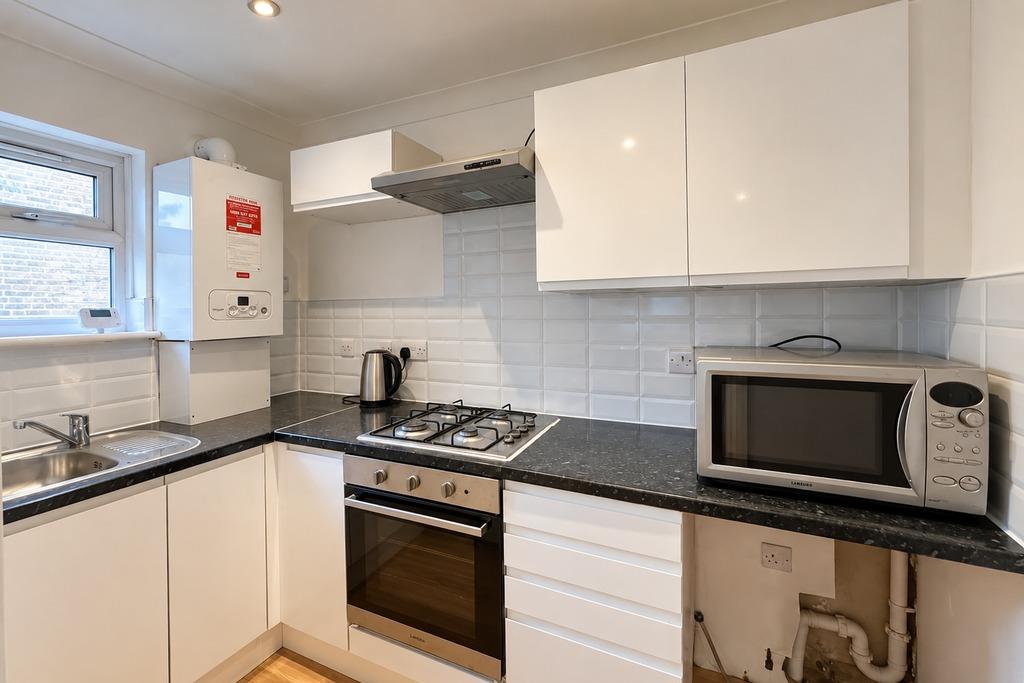 Flat Boston Manor Road in Greater London