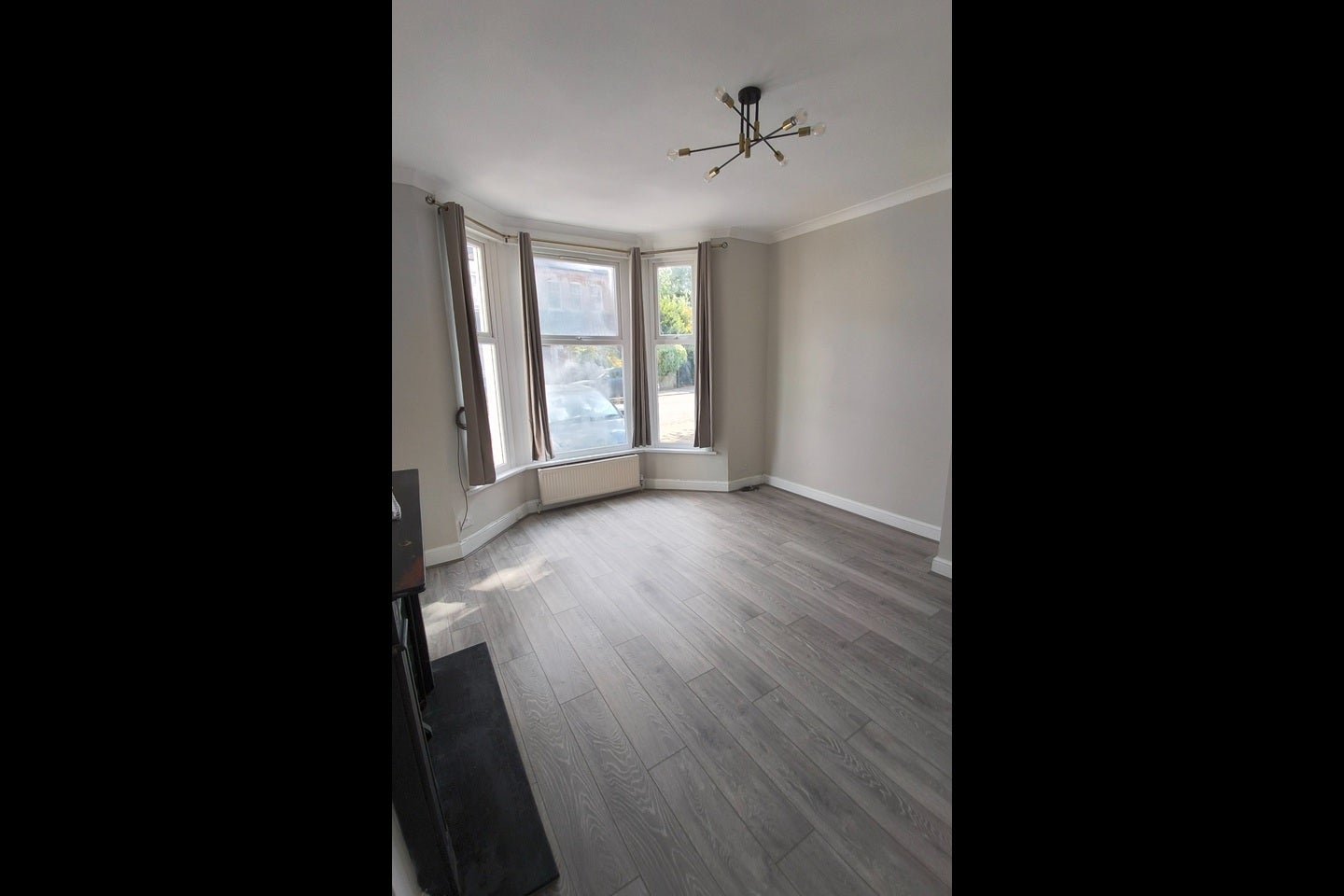 Flat Myddleton Road in Greater London