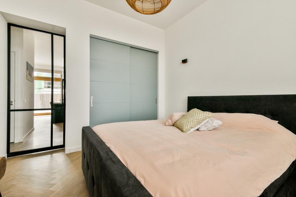 Woning te huur: Tan Malakastraat, Amsterdam