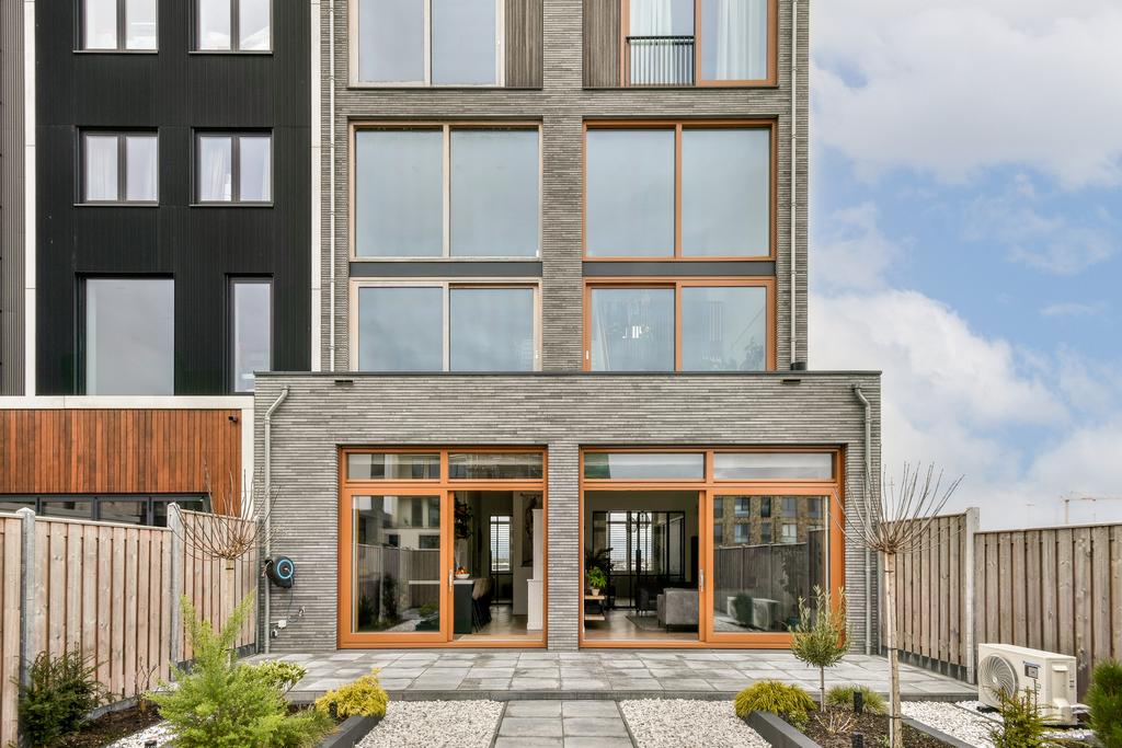 Woning te huur: Tan Malakastraat, Amsterdam