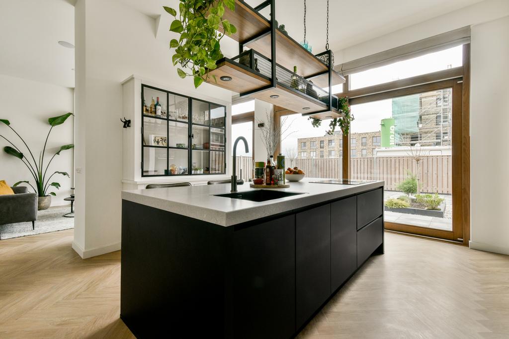 Woning te huur: Tan Malakastraat, Amsterdam