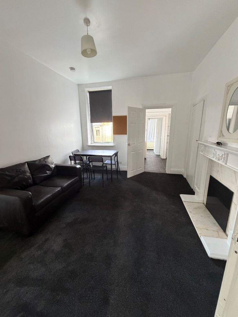 Flat Woodlands Terrace in Gateshead