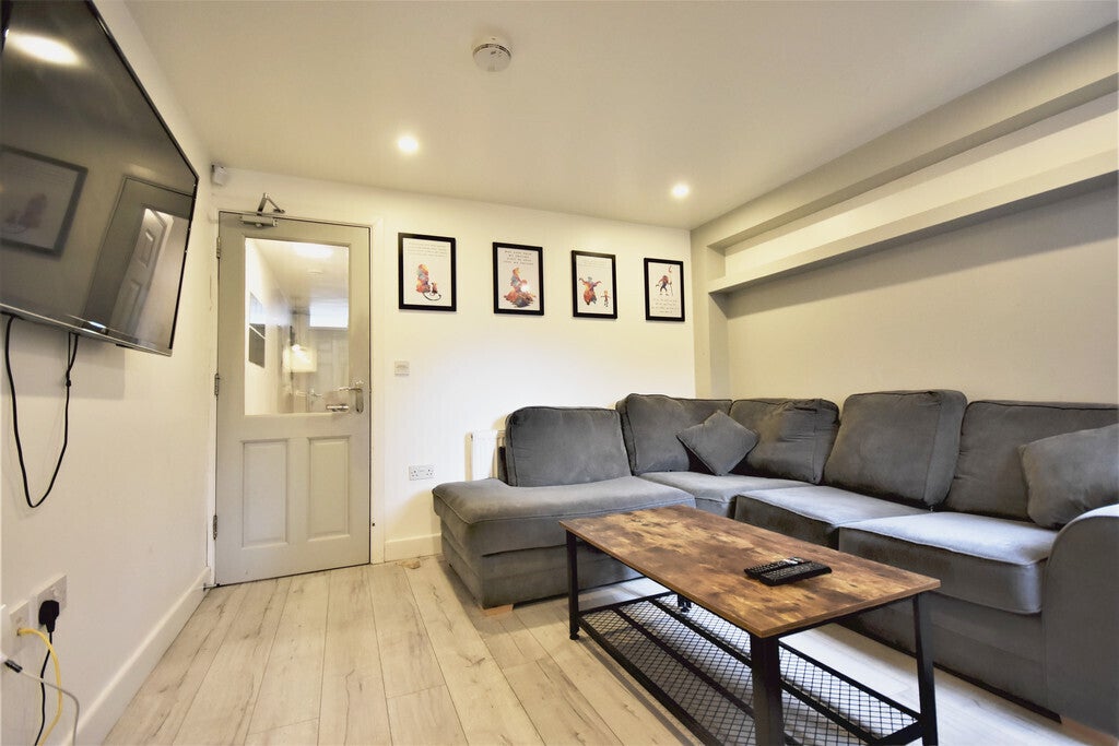 Room Anglian Way in Coventry