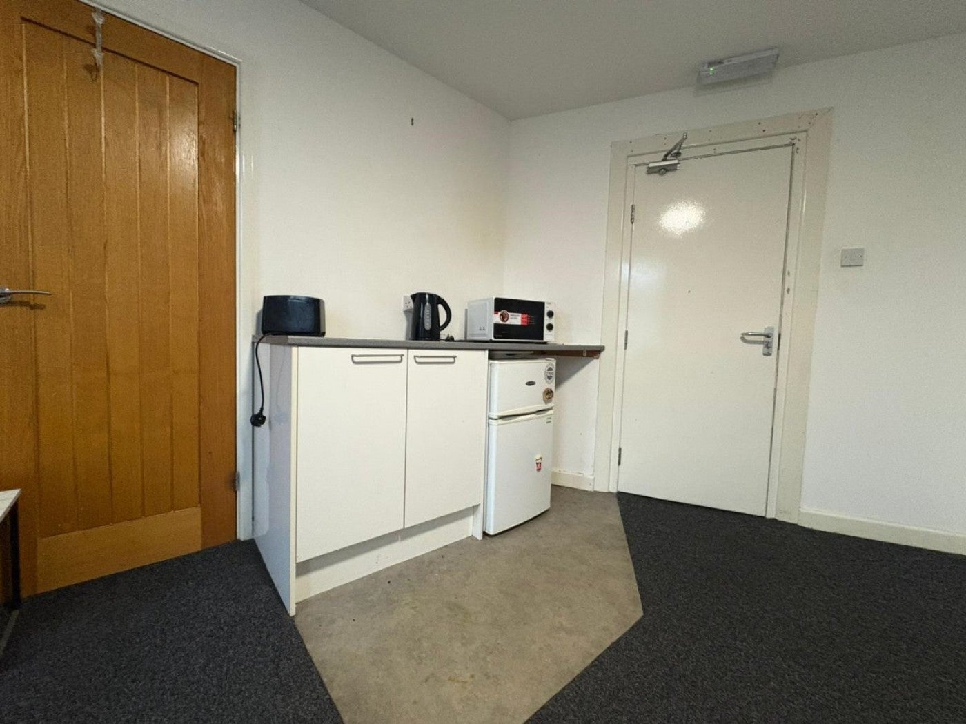 Room Lower Dolcliffe Road in Doncaster