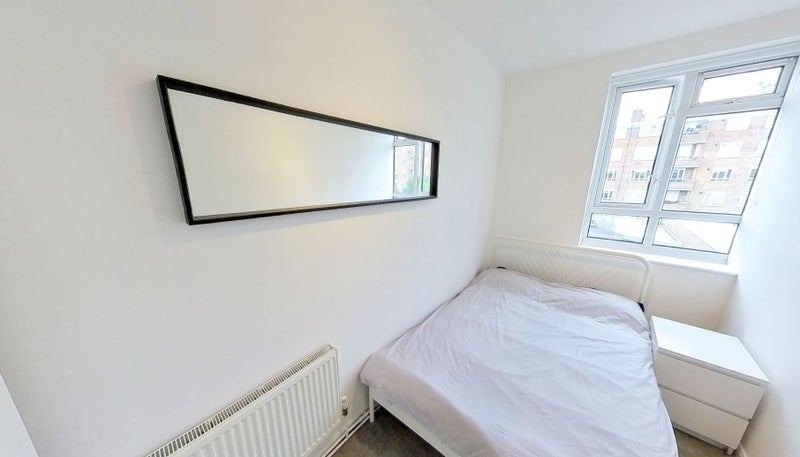 Room Lancaster Court in Greater London
